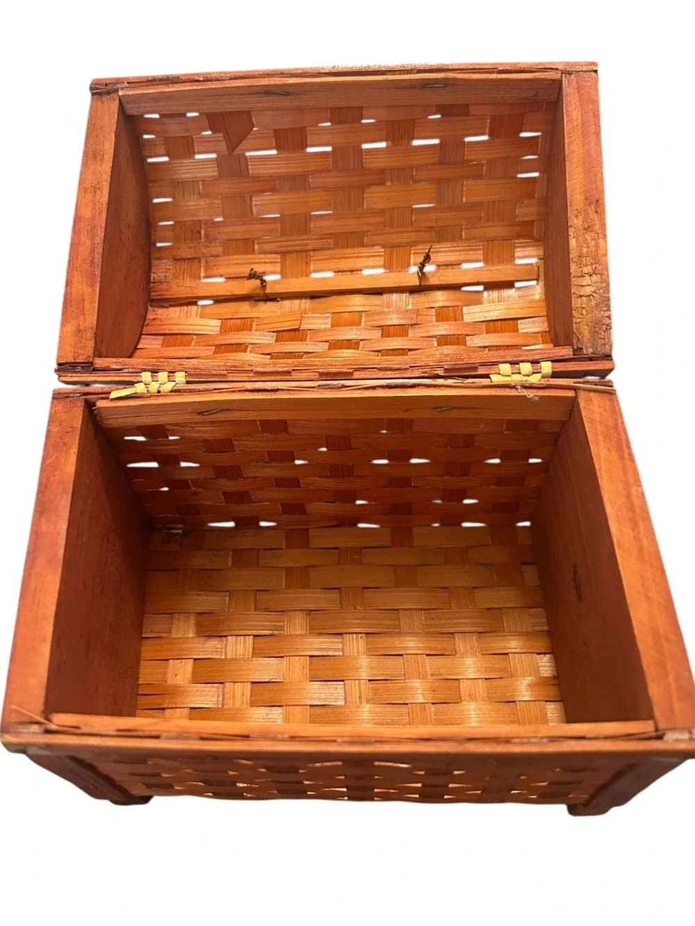 vintage woven wicker wood tabletop trunk styled as a small treasure chest. 5X5.5